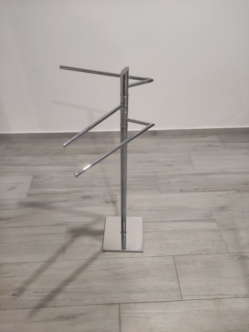 Conjunto 1 toalheiro + 2 porta rolos com piaçaba