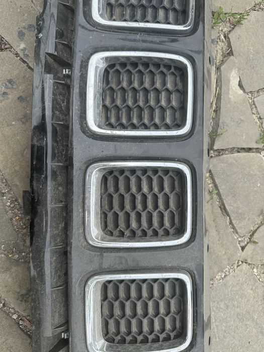 Решітка рідіатора grill Jeep Compass 17-21