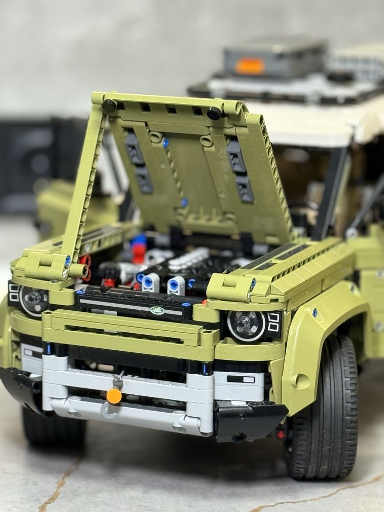 LEGO конструктор TECHNIC 42110 LAND ROVER DEFENDER оригинал!
