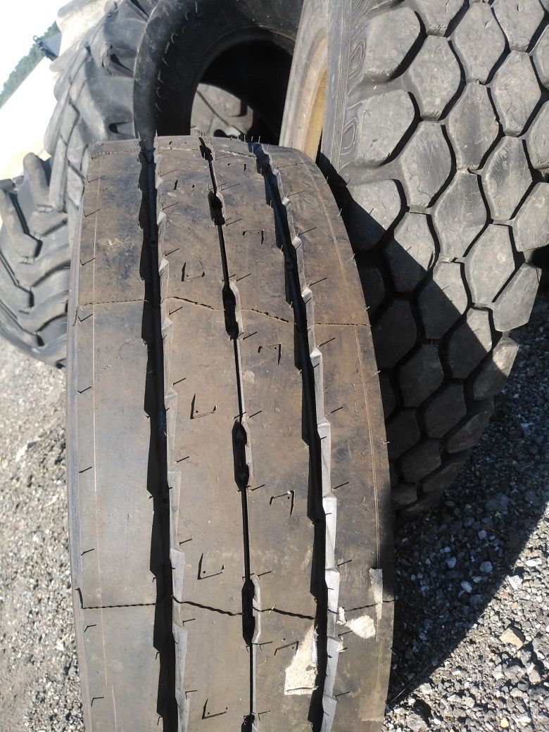 Opona Michelin 235/75R17.5