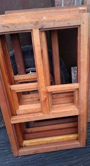 Мастер по замене стекол в деревянных рамах и дверях ,Продажа стекла !
