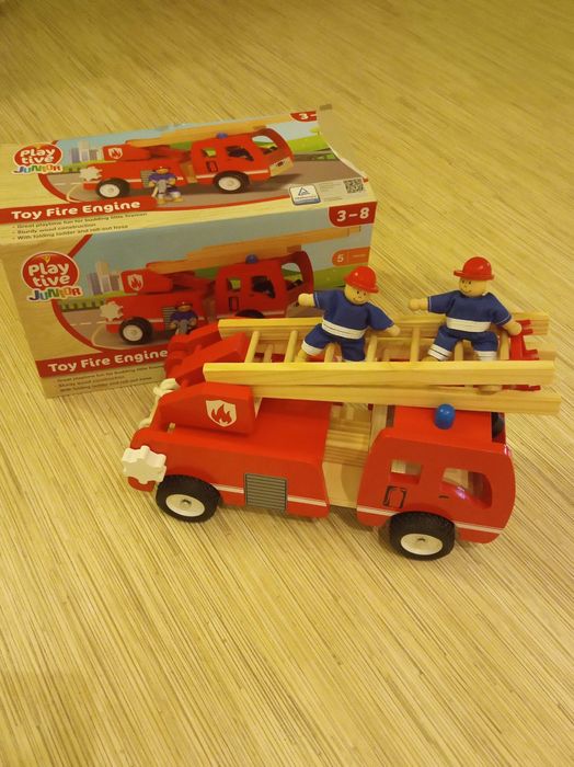 Wóz strażacki drewnianym