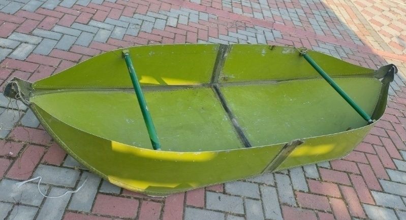 2 х местная лодка алюминевая 2.6 метра раскладная есть вёсла