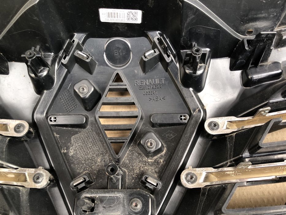 Renault Kadjar Lift OE Grill