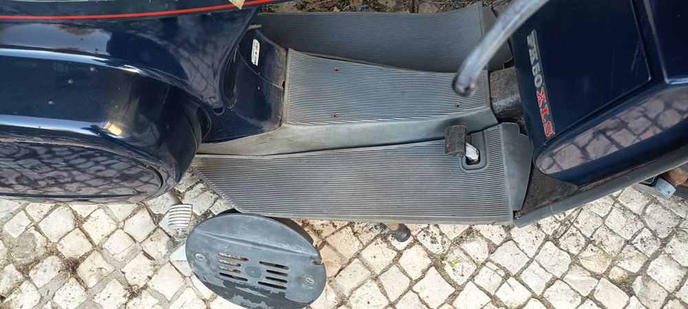 VESPA PKXLS de 1990 para peças ou restauro, com documentos