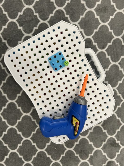 Zestaw kreatywny klocki wkrętarka śrubki układanka walizka zabawka