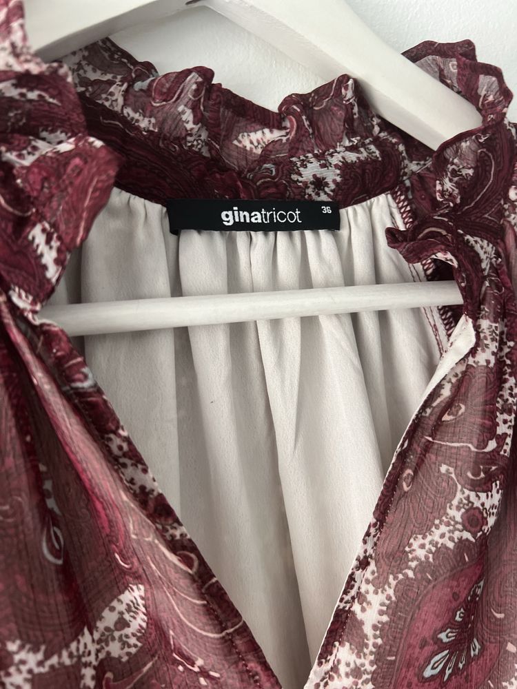 Sukienka w print z bufiastymi rękawkami boho z szyfonu