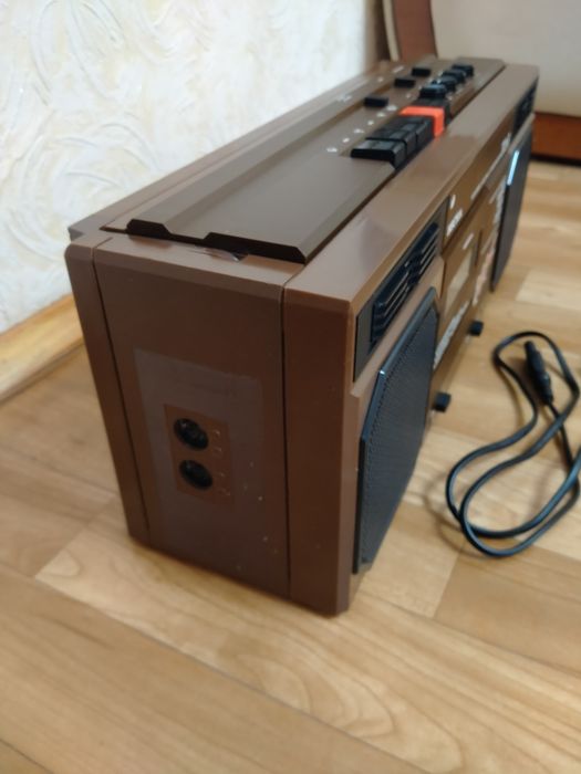 Магнитофон Весна 212с-8 касетный СССР коричневый