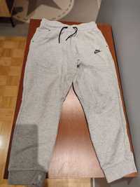 Spodnie Nike tech fleece r.146-158 szare