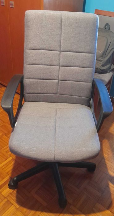 Cadeira escritório rotativa
