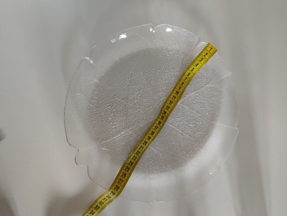 Półmisek szklany w kształcie liścia