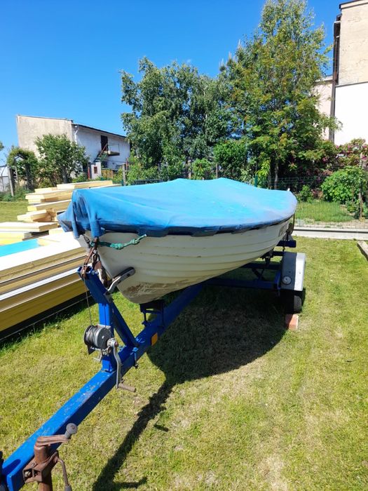 Łódka z przyczepką