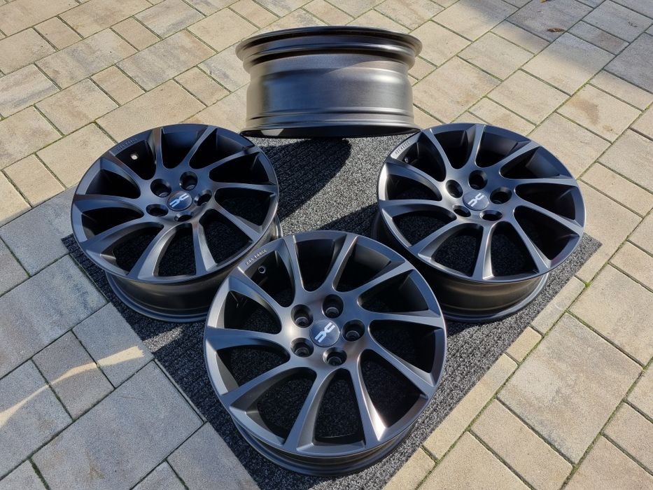 Dacia 17 " felgi aluminiowe 5x114,3 Duster Bigster Czarne