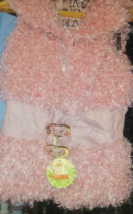 Женская жилетка, на змейке.