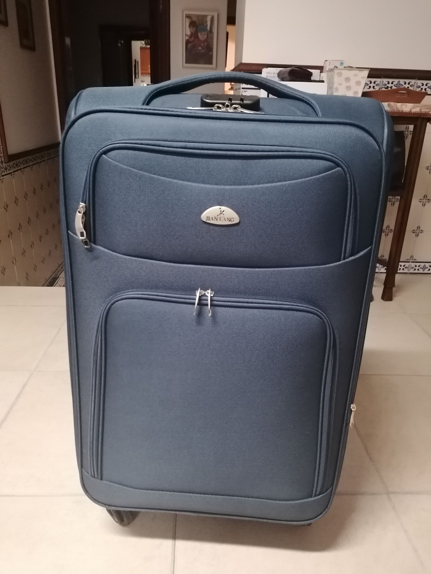 Mala de Viagem praticamente nova