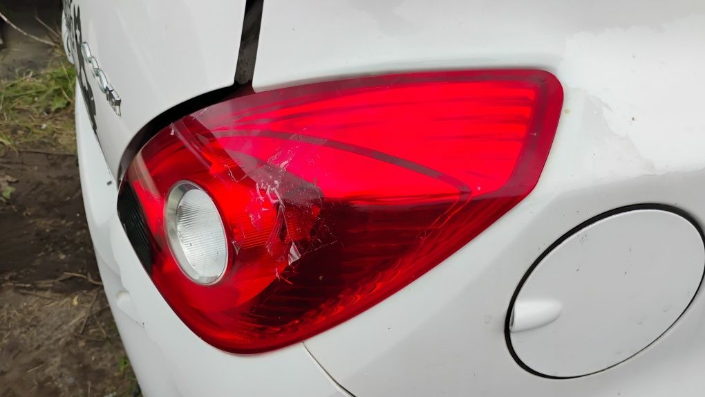 Lampy tylne opel corsa d