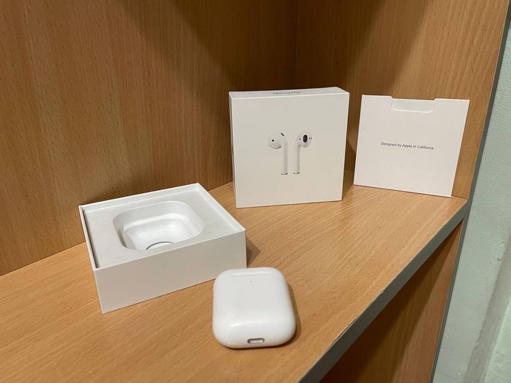 Навушники air pods 2 кейс і коробка в комплекті