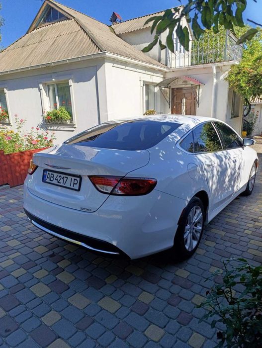 Авто  Chrysler 200