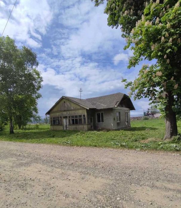 Продається земля і будинок