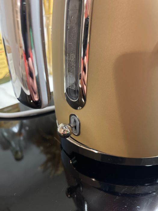 Czajnik Smeg 1,7l model KLF03 matowy szampan