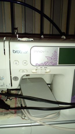 Крмпьютеризированная швейновьішивальная машина brother