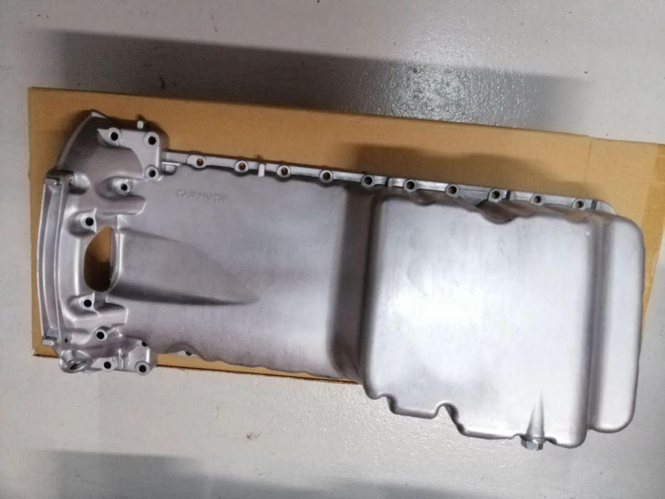 Carter do motor Mercedes 190D W201 250D W124  6020141902