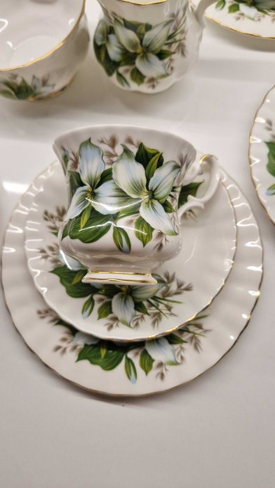 Вінтажний сервіз Royal Albert