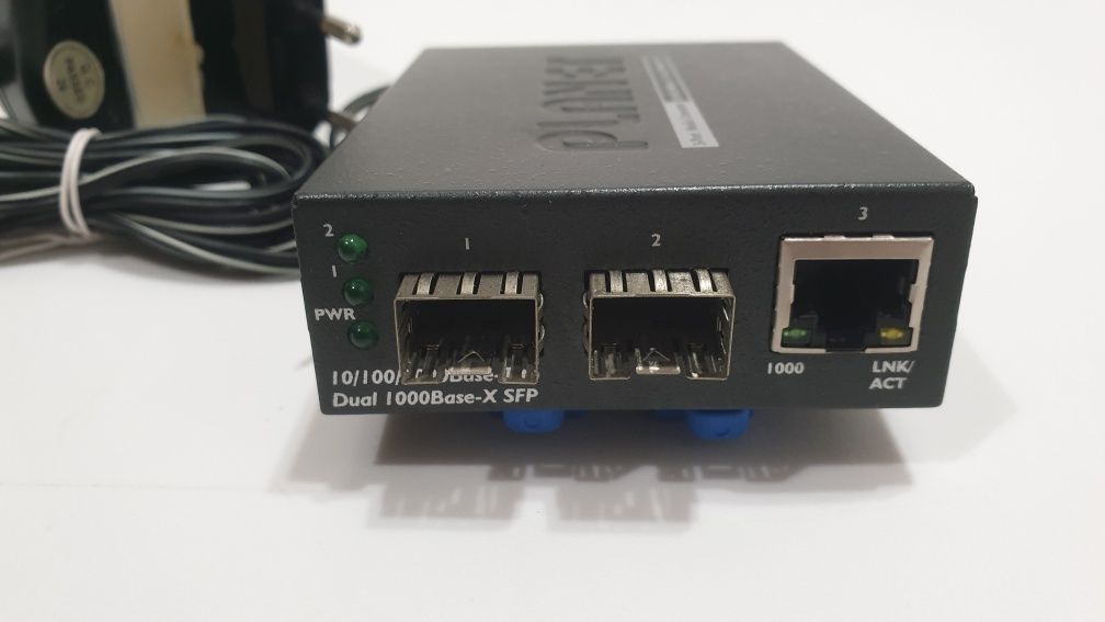 Медиаконвертор GT-1205A Planet 3-port media converter