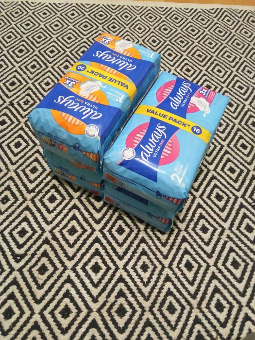 Podpaski always 4 paczki , 70 sztuk