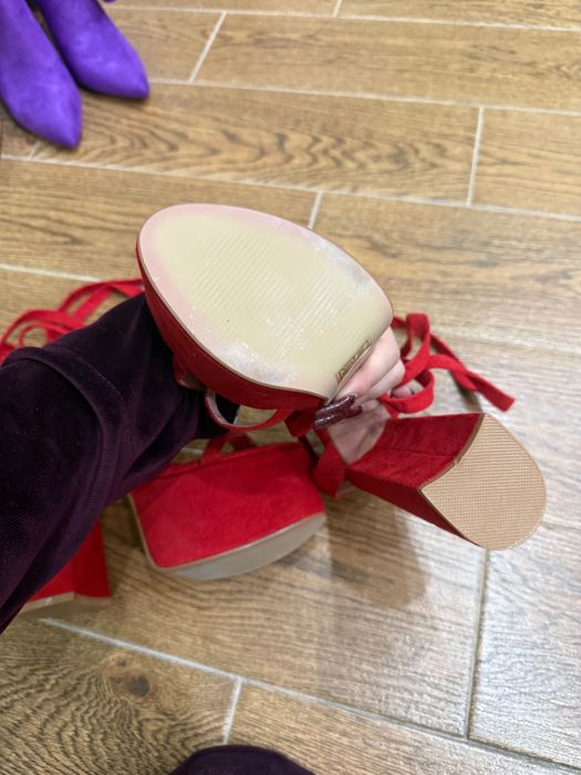 Босоножки на шнуровке