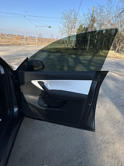 Tesla Y 2021/2022рік