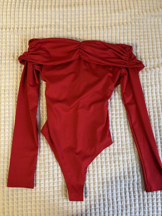 Червоне боді українського бренду