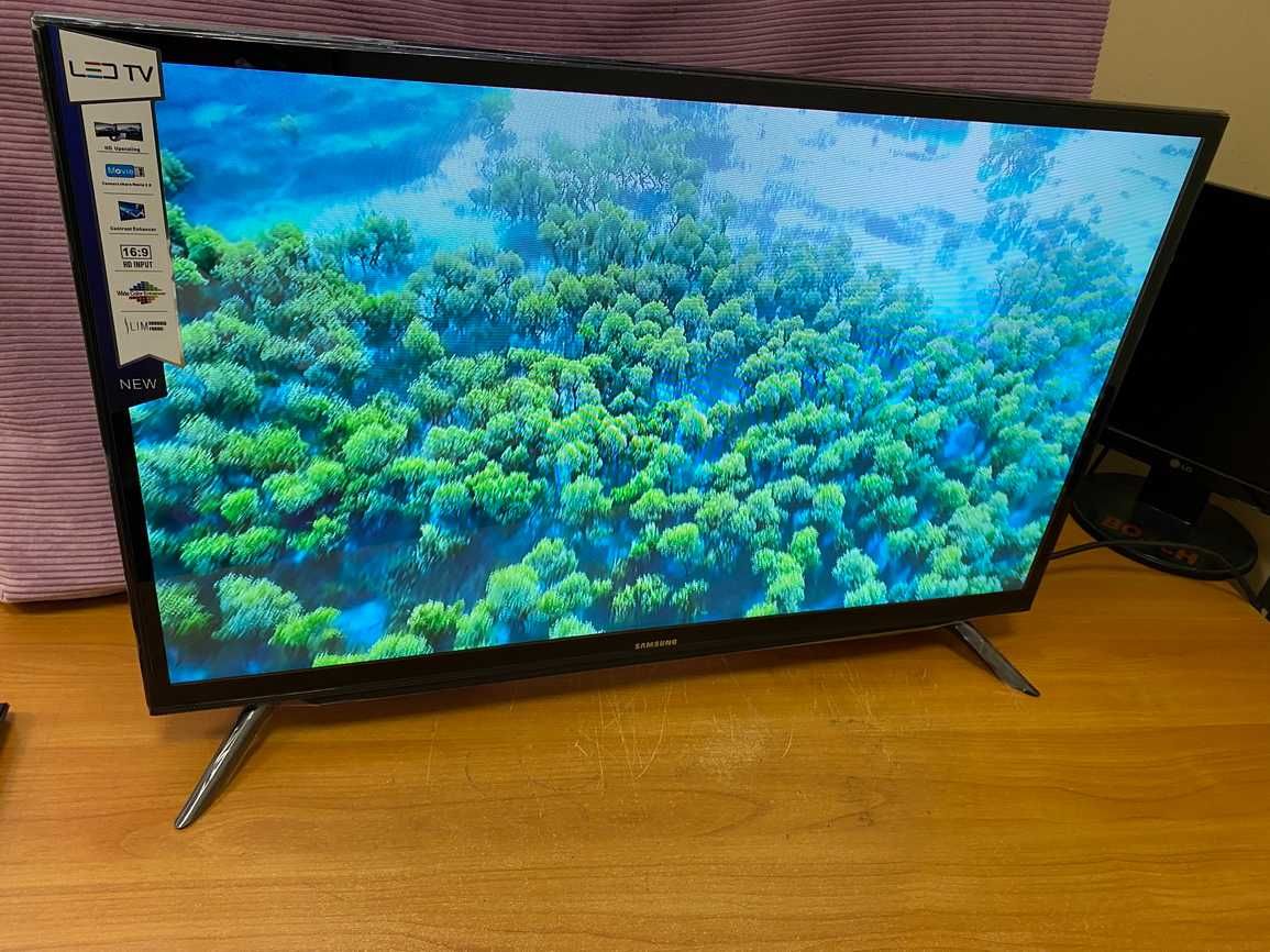 Тонкий 4К телевизор 42' SmartTV Samsung Самсунг WiFi Т2 IPTV IPS