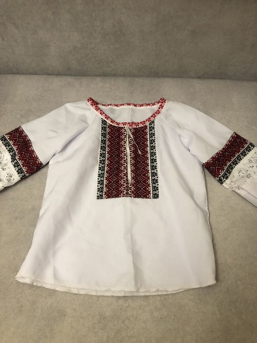 Дитячі вишиванки для дівчинки і хлопчика