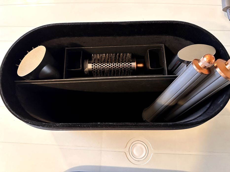 Vendo secador de cabelo Dyson Airwrap Complete Long. Como Novo