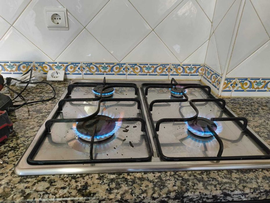 Placa a gaz e forno elétrico marca Balay