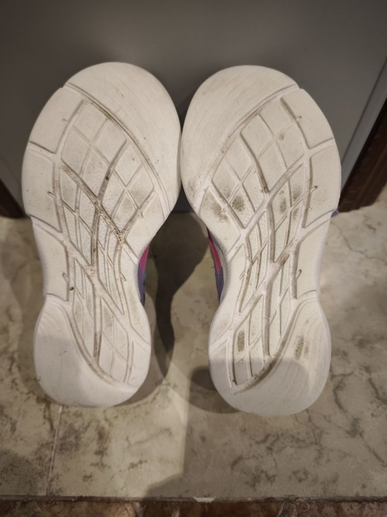 Tênis Sketchers menina 33
