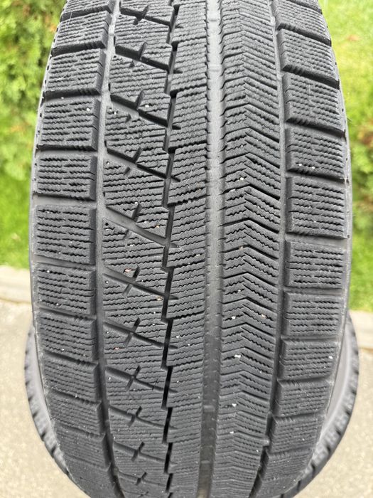 Зимова гума Bridgestone 205/55/16