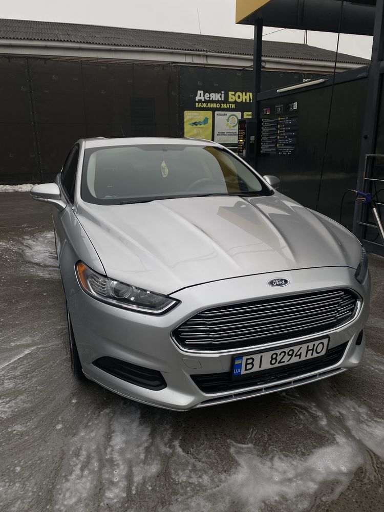 Машина Ford Fusion 2016 SE 2,5 двигатель Бензин