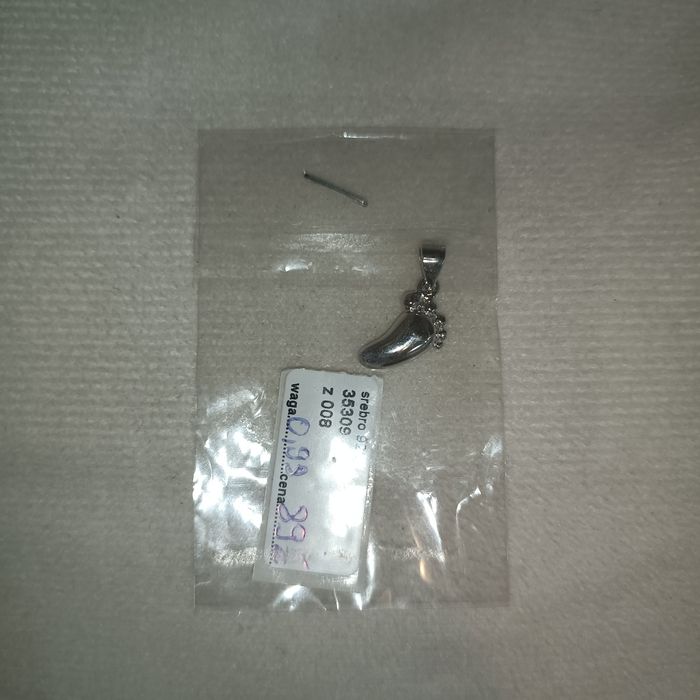 Zawieszka stópka srebro 925