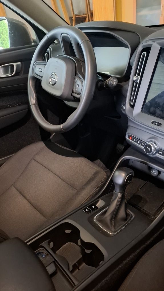 VOLVO XC40 apenas com 38.700km