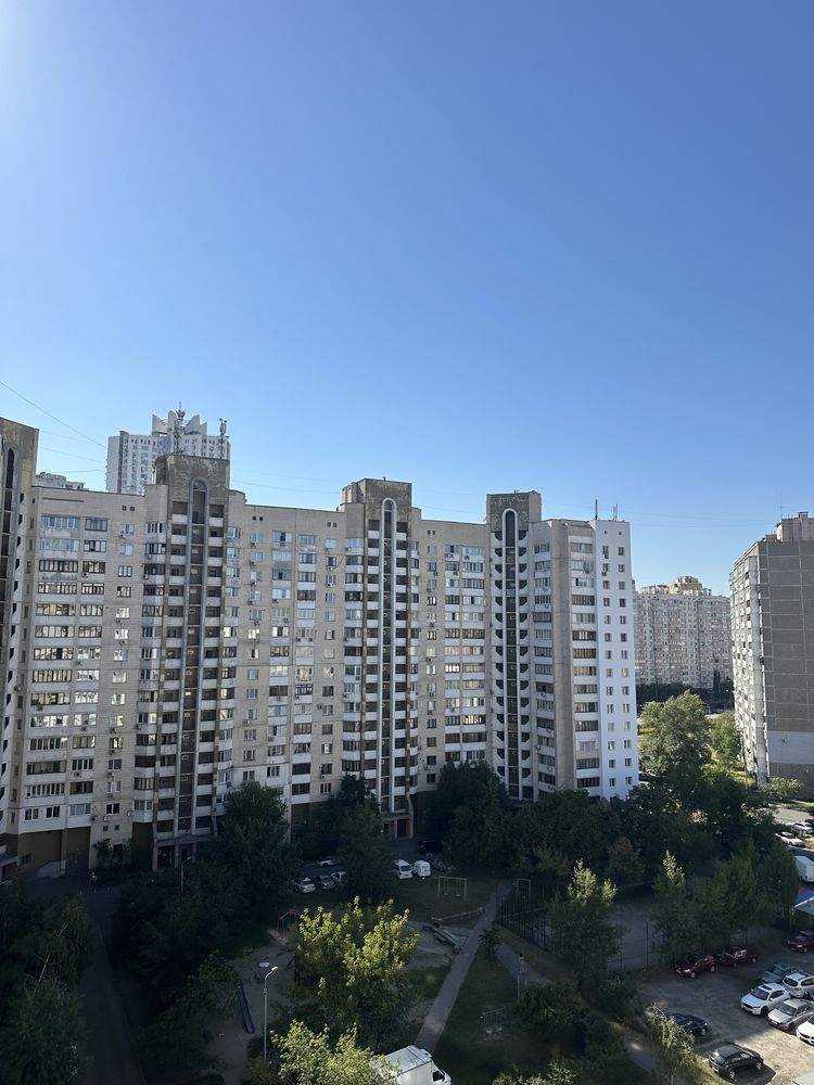 Продам 1-к Позняки Осокорки ул.Драгоманова Григоренка Ахматовой