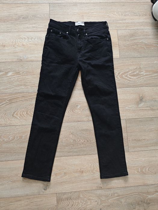 Czarne spodnie Pier One