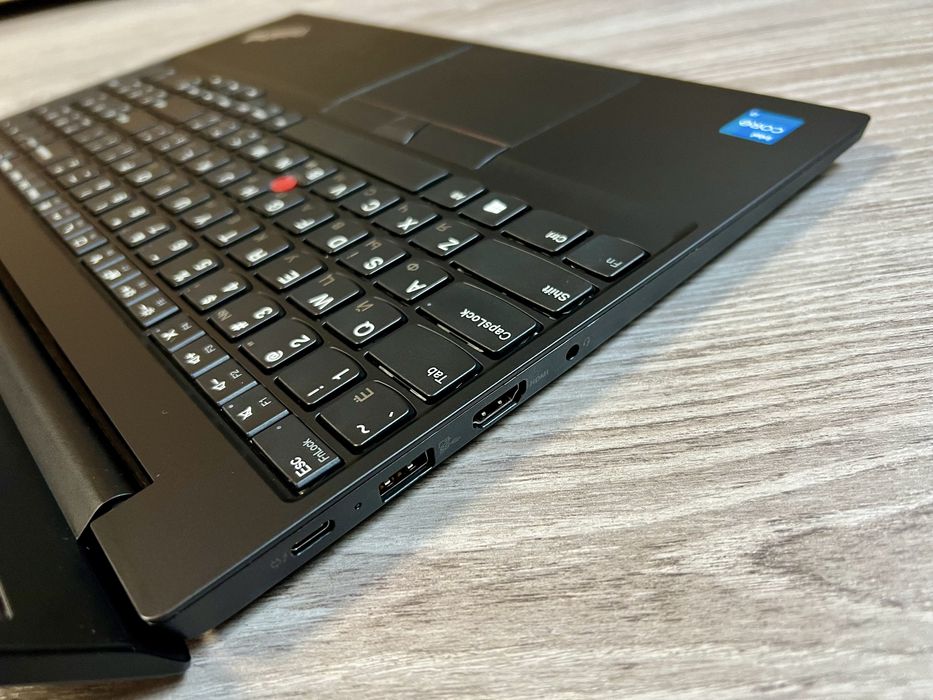 Lenovo ThinkPad E15 Core I3/16Gb/256Gb/IntelUHD/15.6/Як новий