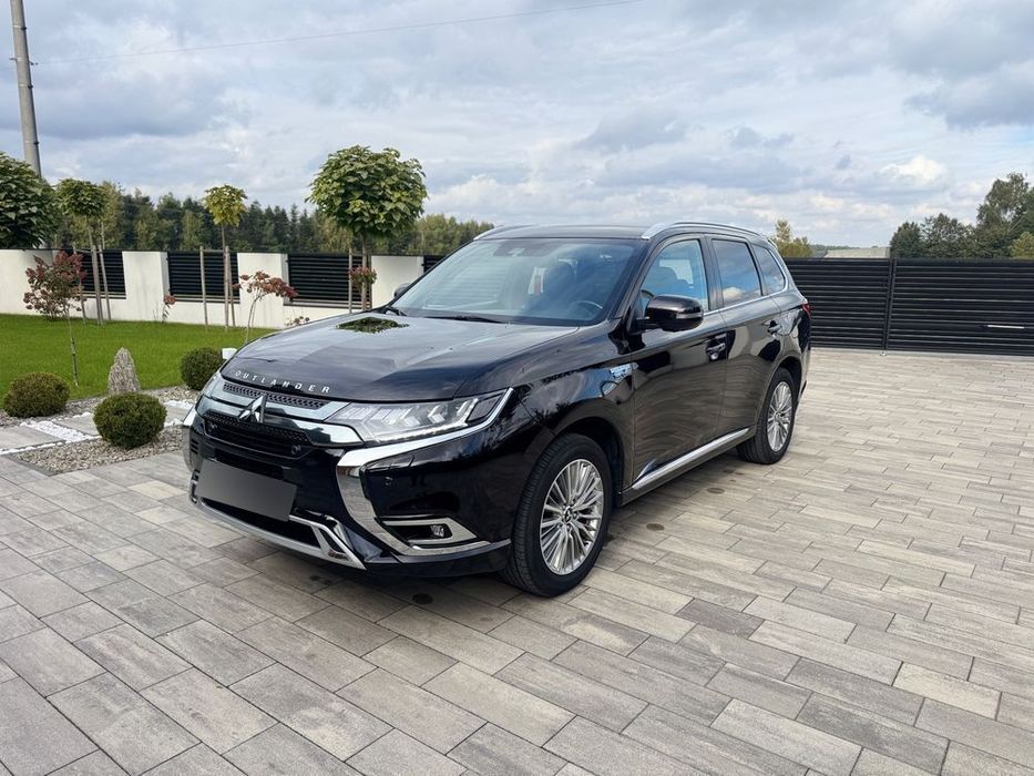 Mitsubishi Outlander PHEV PLUG-IN LIFT 2.4L 4x4 kamery 360 serwis