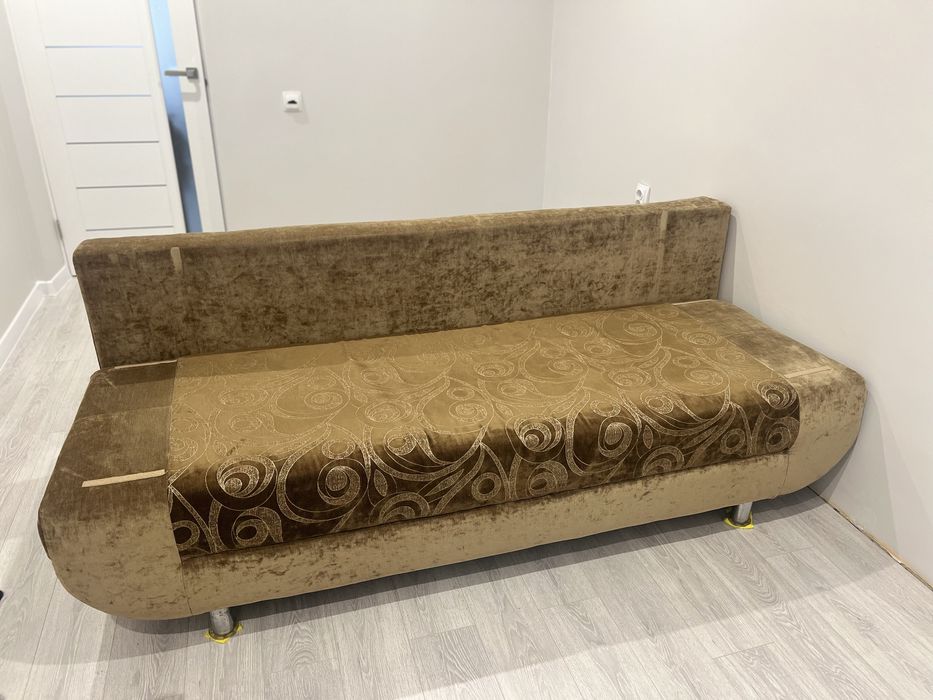 Диван в дуже гарному стані
