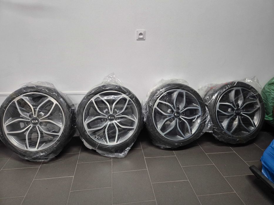Felgi 225/40 R18 KIA oryginalne SUPER STAN