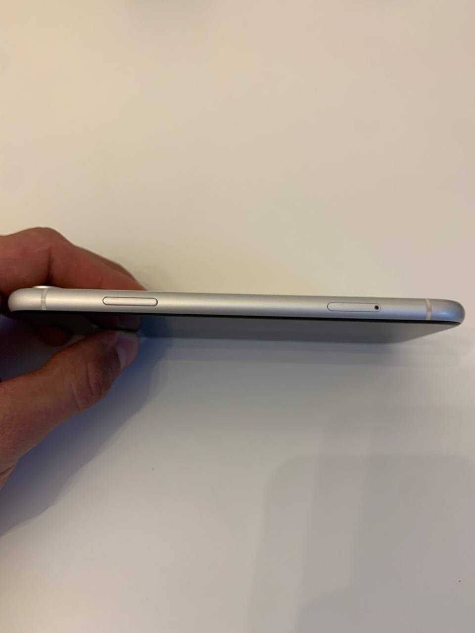 iPhone XR 64GB R-SIM bardzo dobry stan