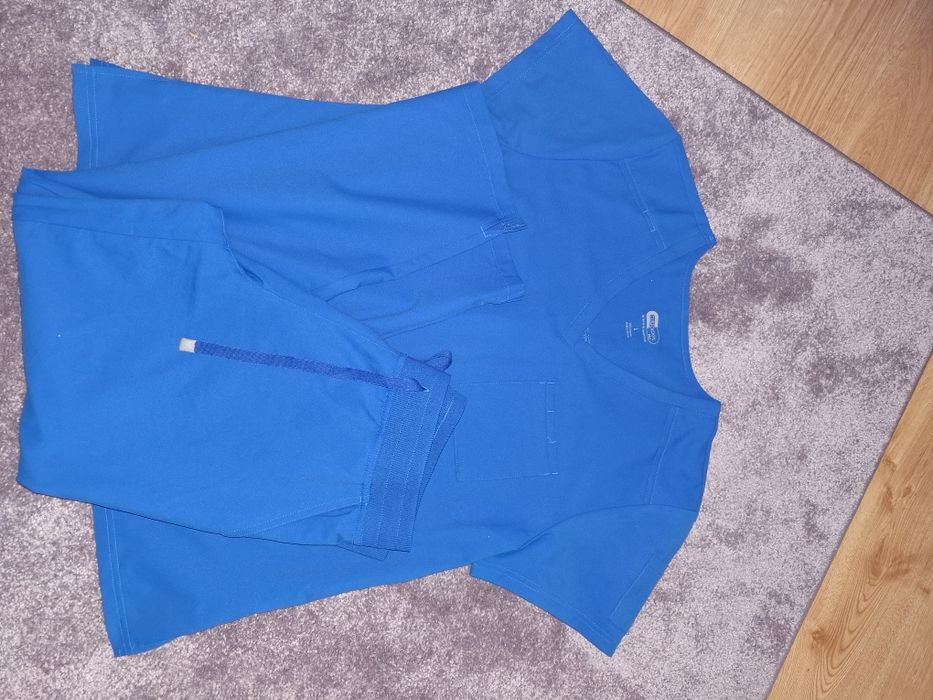 Scrub medyczny jak nowy rozm M/L z serii Koi