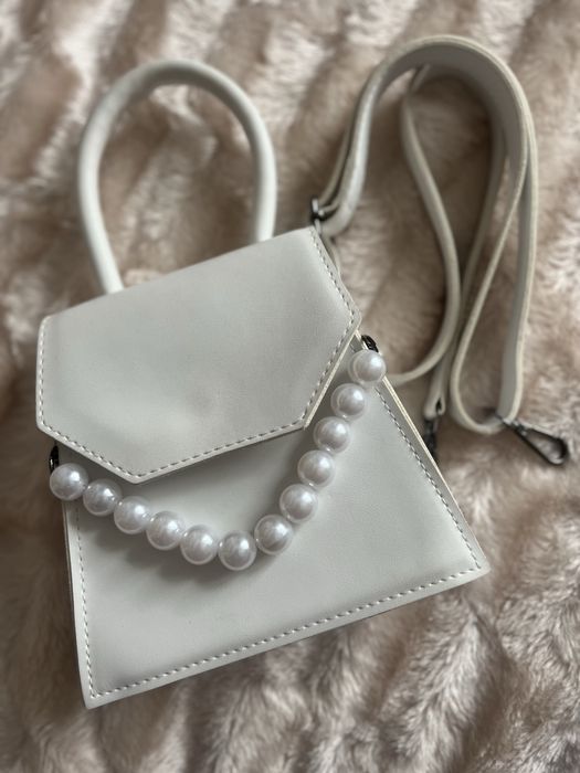 Стильна біла сумочка